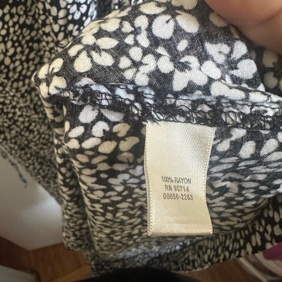 Christopher & Banks Rayon Black and White Floral Midi Dress size 6 - Picture 3 of 5